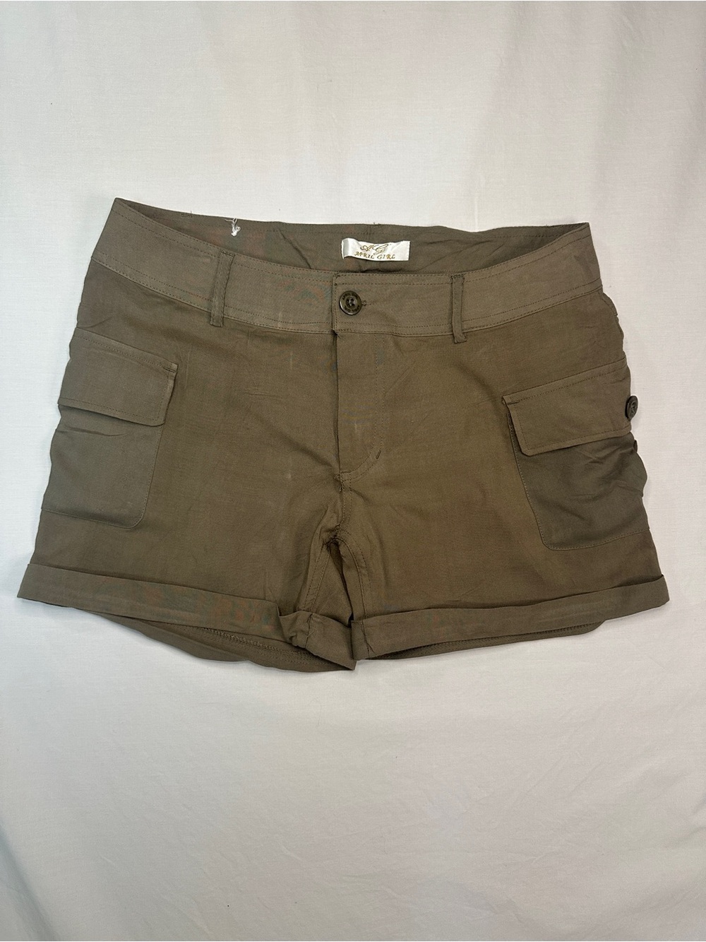 April Girl Juniors Roll-Cuff Cargo Shorts in Olive